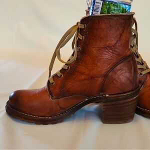 Frye Sabrina Ankle Boot